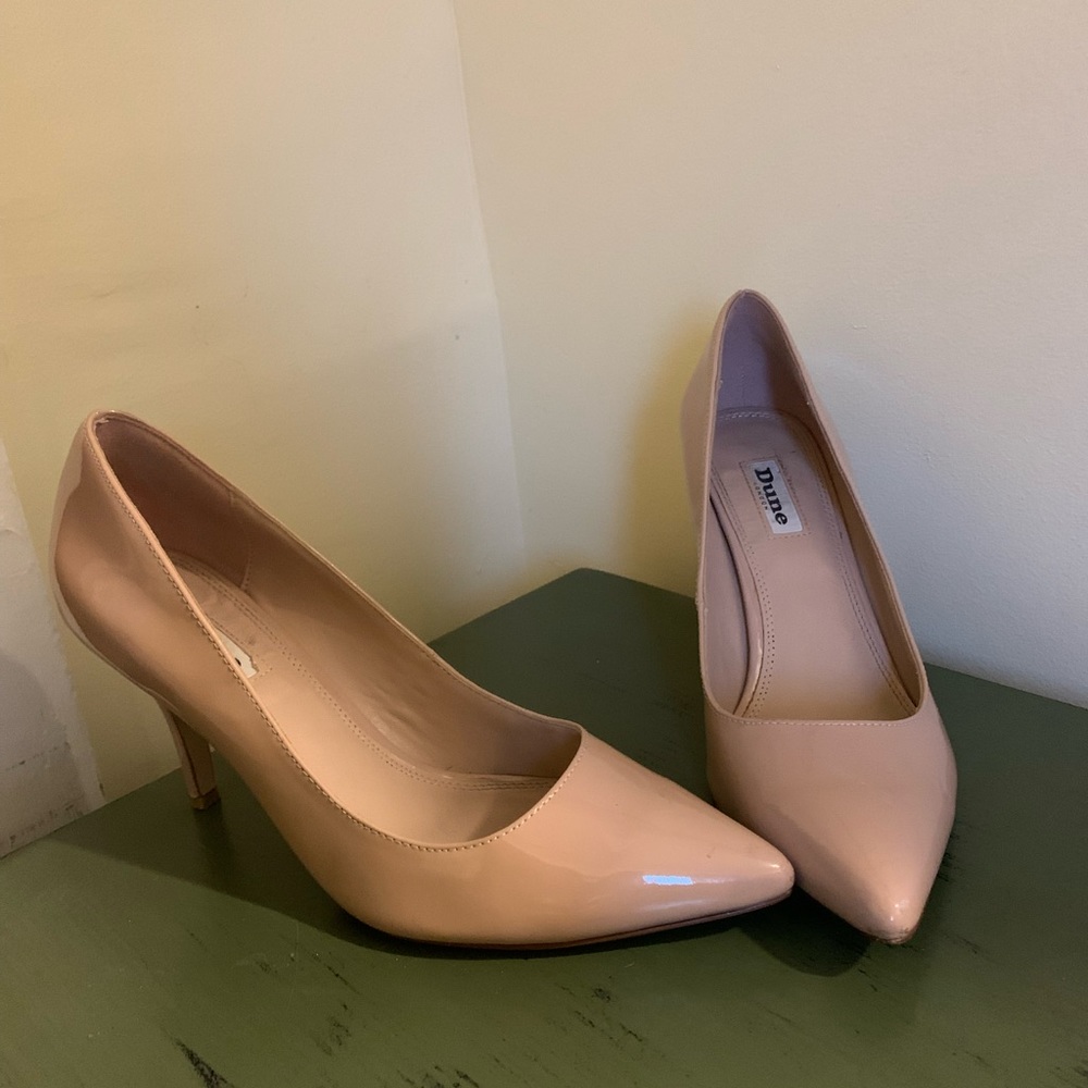 Dune London ‘Aurora' heels Nude blush pink patent leather pumps Sz 39/8.5